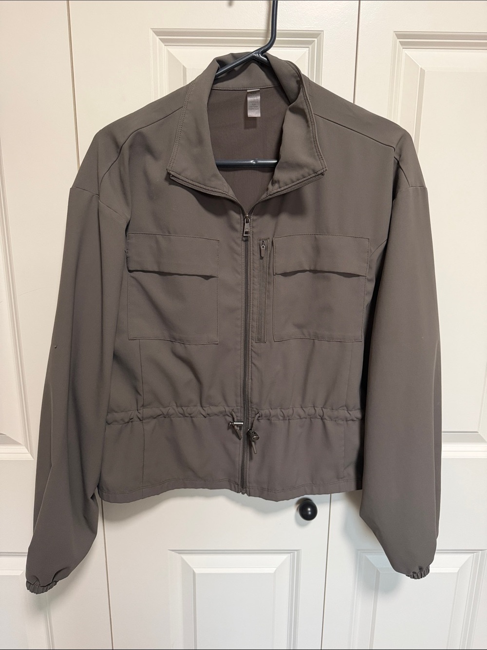 Beyond Yoga Women’s Zip-Front Jacket in Olive